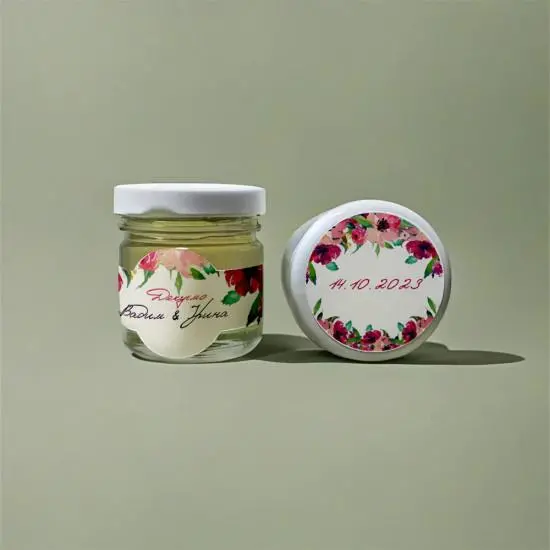 A gift for wedding guests – a set of exclusive sweets in stylish packaging