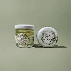 A gift for wedding guests – a set of exclusive sweets in stylish packaging